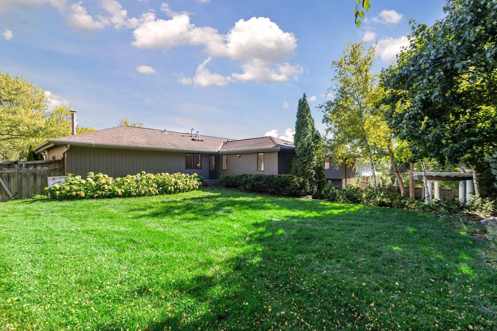 5708 Camelback Drive, Edina, MN 55436 — photo 3