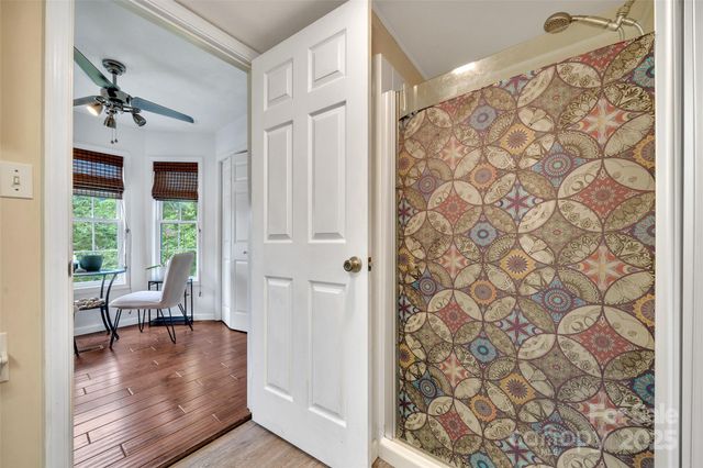 186 Hawks Point Drive, Zirconia, NC 28790