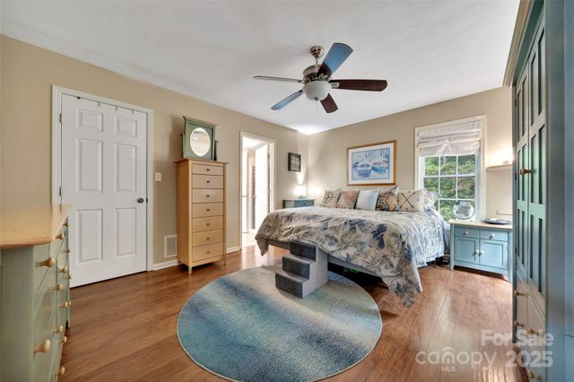 186 Hawks Point Drive, Zirconia, NC 28790
