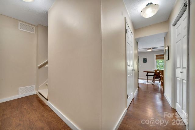 186 Hawks Point Drive, Zirconia, NC 28790