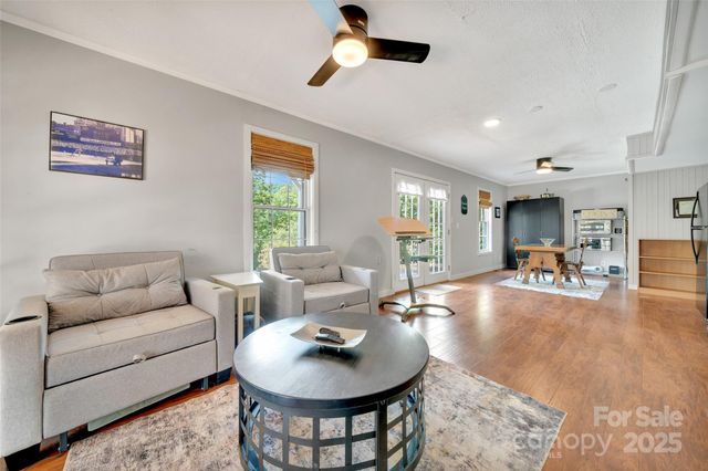 186 Hawks Point Drive, Zirconia, NC 28790