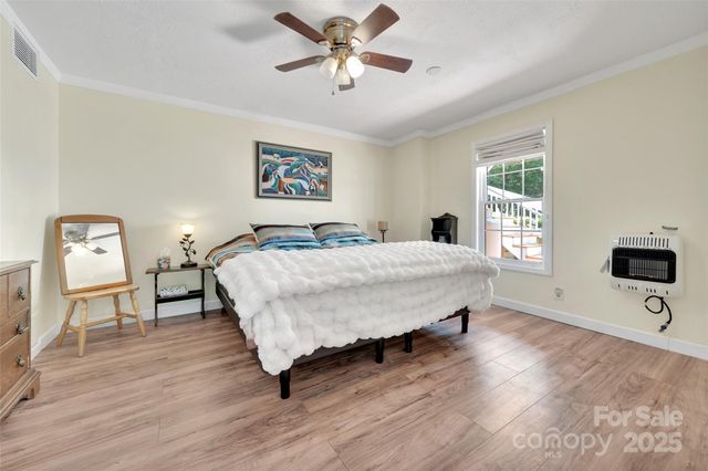 186 Hawks Point Drive, Zirconia, NC 28790