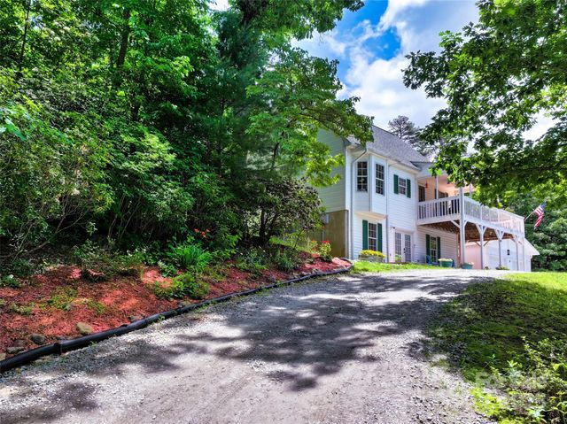 186 Hawks Point Drive, Zirconia, NC 28790