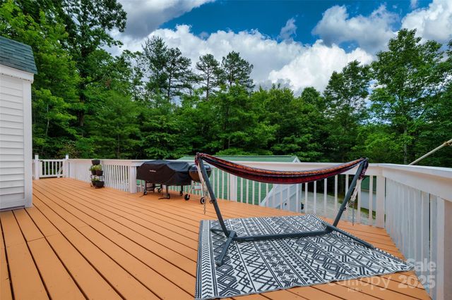 186 Hawks Point Drive, Zirconia, NC 28790