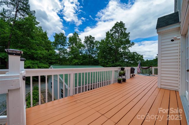186 Hawks Point Drive, Zirconia, NC 28790