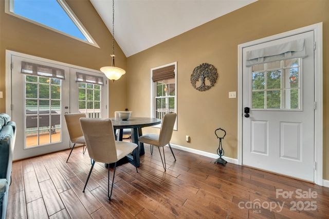 186 Hawks Point Drive, Zirconia, NC 28790