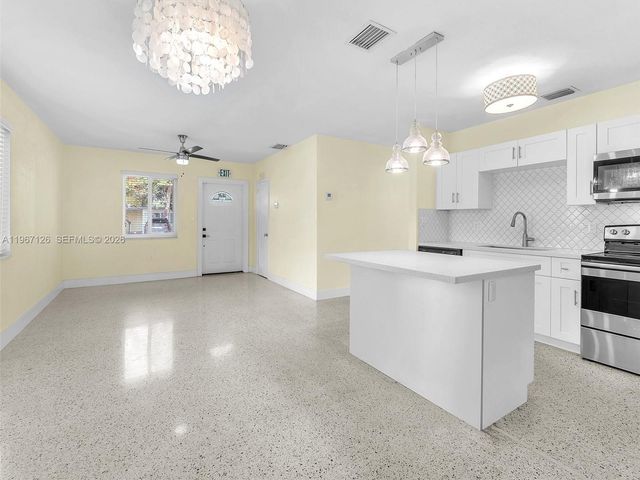 6520 SW 63rd Ct, South Miami, FL 33143