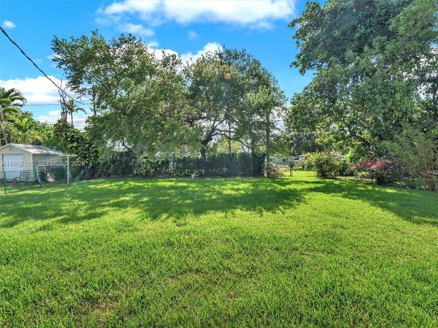 6520 SW 63rd Ct, South Miami, FL 33143