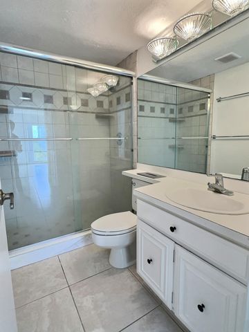 3050 Presidential Way 407, West Palm Beach, FL 33401