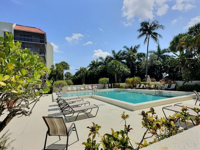 3050 Presidential Way 407, West Palm Beach, FL 33401