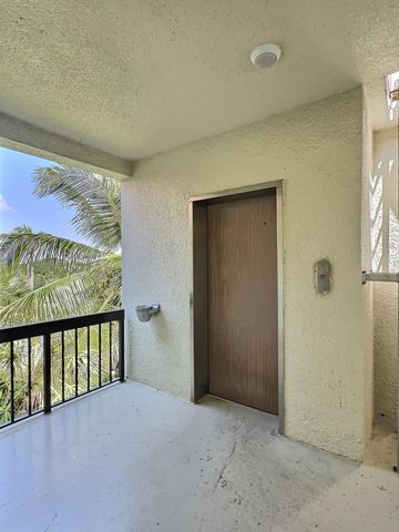 3050 Presidential Way 407, West Palm Beach, FL 33401