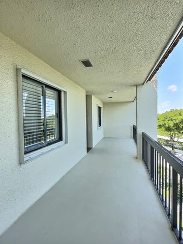 3050 Presidential Way 407, West Palm Beach, FL 33401