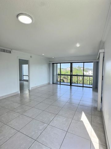 3050 Presidential Way 407, West Palm Beach, FL 33401