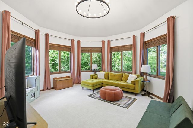 940 Tillson Drive, Zionsville, IN 46077