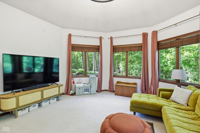 940 Tillson Drive, Zionsville, IN 46077