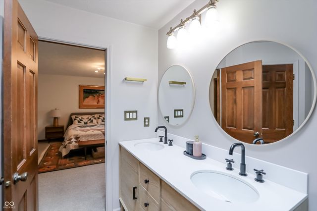 940 Tillson Drive, Zionsville, IN 46077