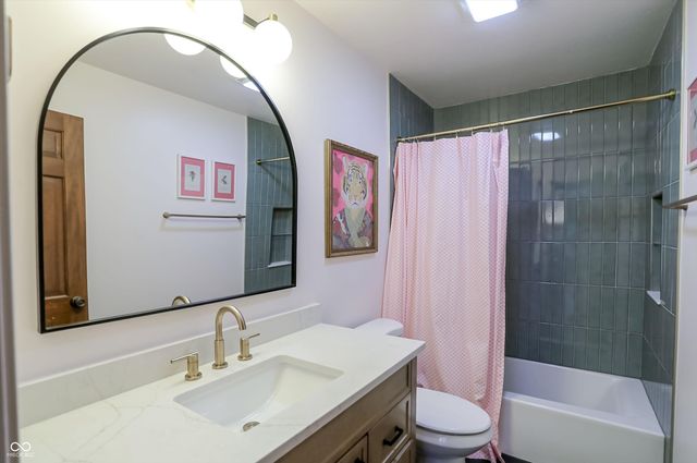 940 Tillson Drive, Zionsville, IN 46077