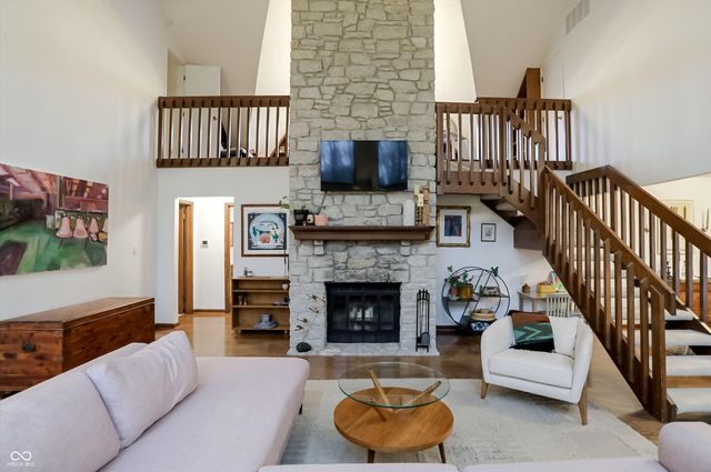940 Tillson Drive, Zionsville, IN 46077