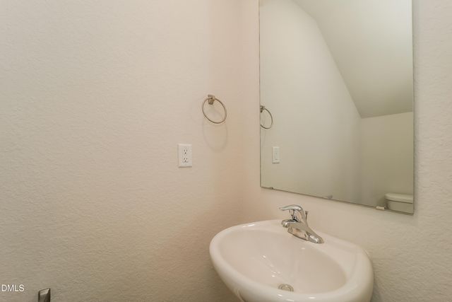 328 Gourd Street, Zebulon, NC 27597