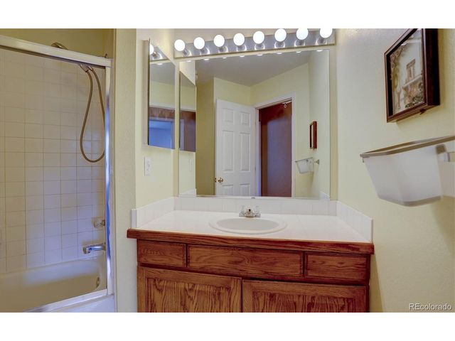 6978 Noble Ct, Arvada, CO 80007