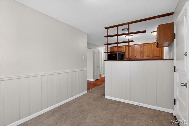 300 Rand Drive, St Louis, MO 63135