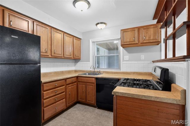300 Rand Drive, St Louis, MO 63135