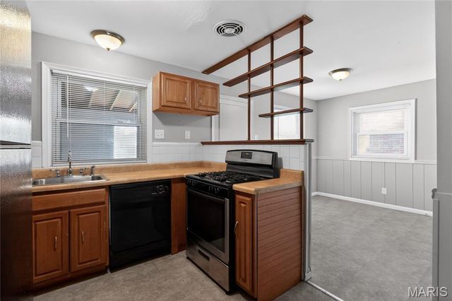 300 Rand Drive, St Louis, MO 63135