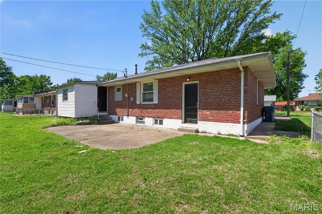 300 Rand Drive, St Louis, MO 63135