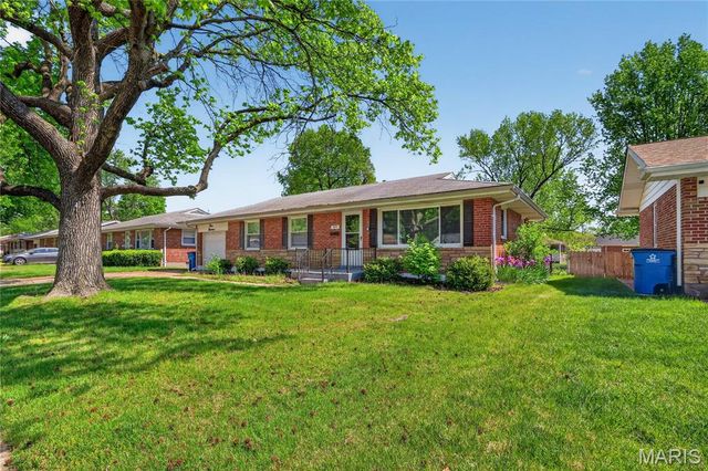 300 Rand Drive, St Louis, MO 63135