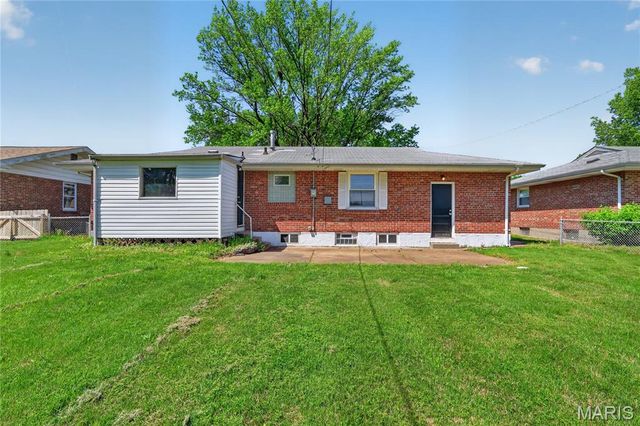 300 Rand Drive, St Louis, MO 63135