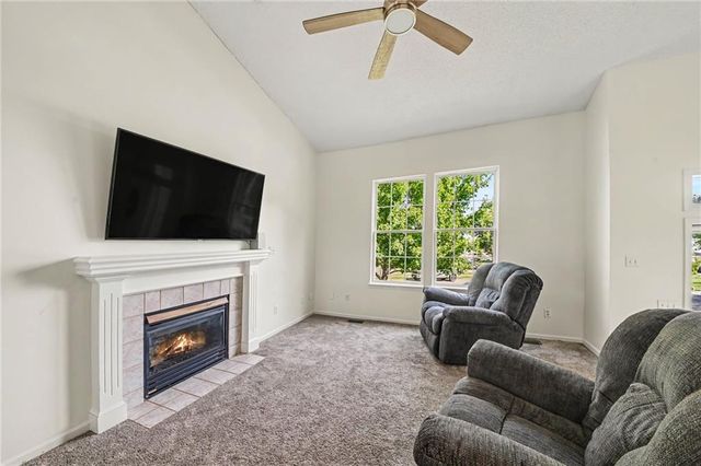 11010 N Booth Avenue, Kansas City, MO 64157