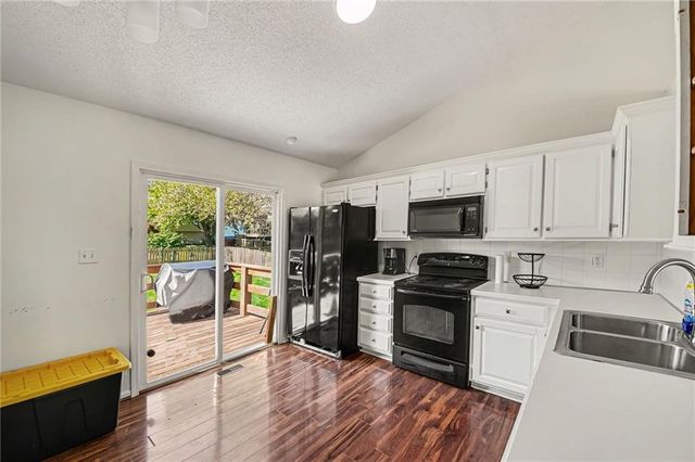 11010 N Booth Avenue, Kansas City, MO 64157