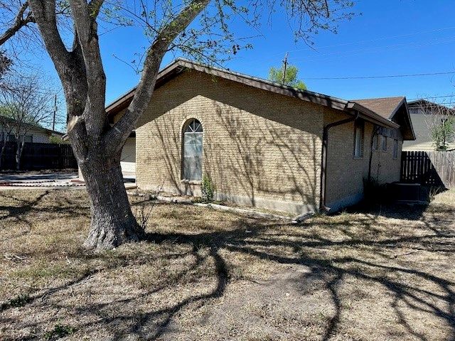 1518 Maple St, Kingsville, TX 78363