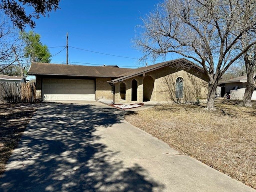 1518 Maple St, Kingsville, TX 78363