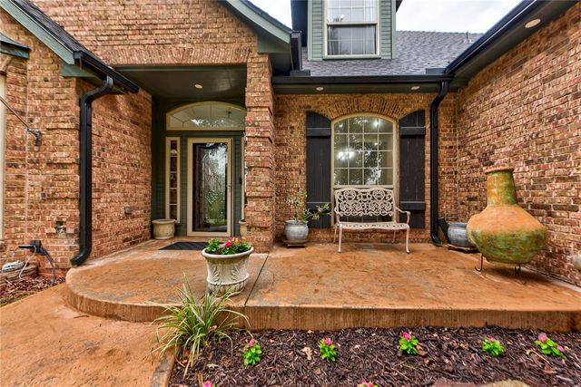 9513 S Foxmor Drive, Oklahoma City, OK 73165