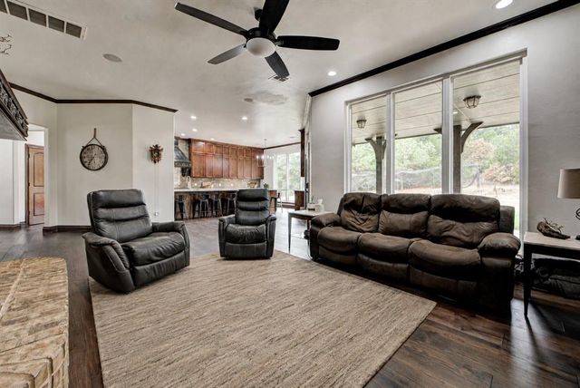 9513 S Foxmor Drive, Oklahoma City, OK 73165