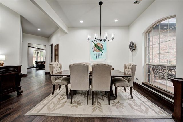 9513 S Foxmor Drive, Oklahoma City, OK 73165