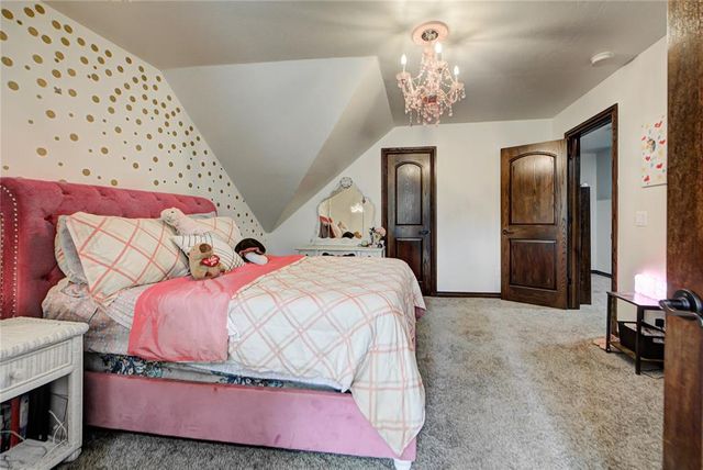 9513 S Foxmor Drive, Oklahoma City, OK 73165