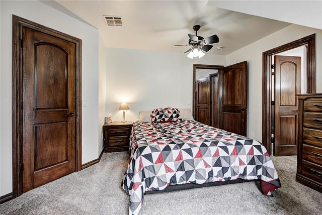 9513 S Foxmor Drive, Oklahoma City, OK 73165