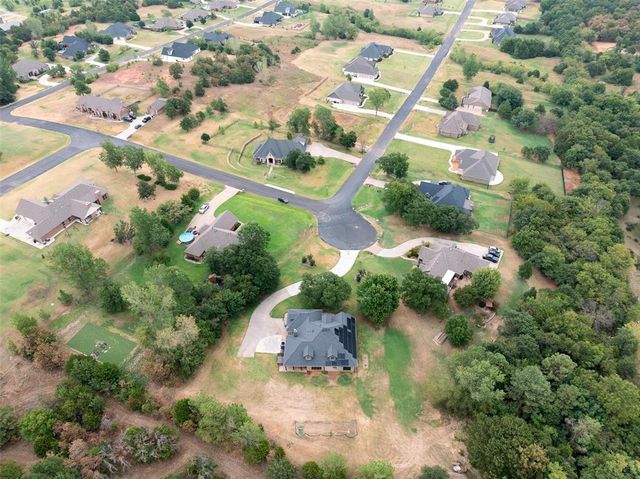 9513 S Foxmor Drive, Oklahoma City, OK 73165