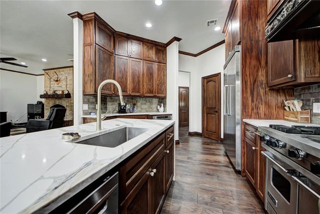 9513 S Foxmor Drive, Oklahoma City, OK 73165