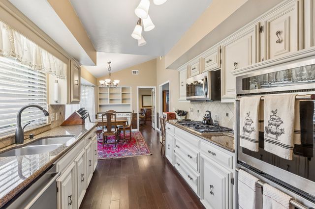 2520 Flagstone Drive, Plano, TX 75075