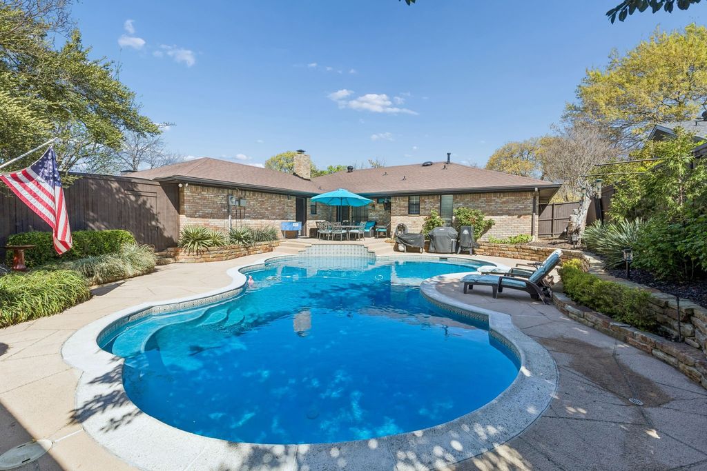 2520 Flagstone Drive, Plano, TX 75075