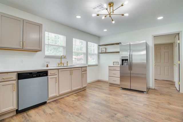 1324 W Maine Street, Enid, OK 73703