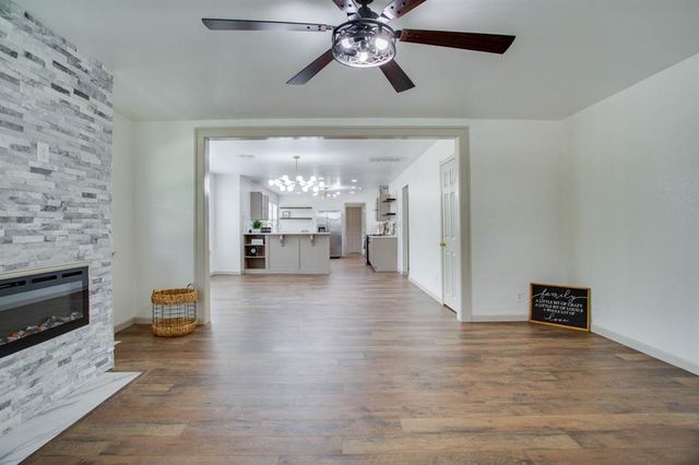 1324 W Maine Street, Enid, OK 73703