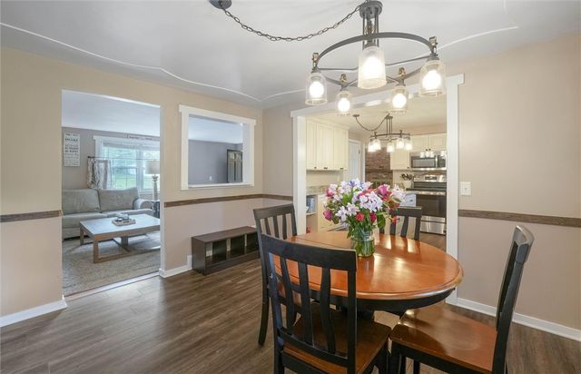 1520 Woodstream Dr, Shaler, PA 15116