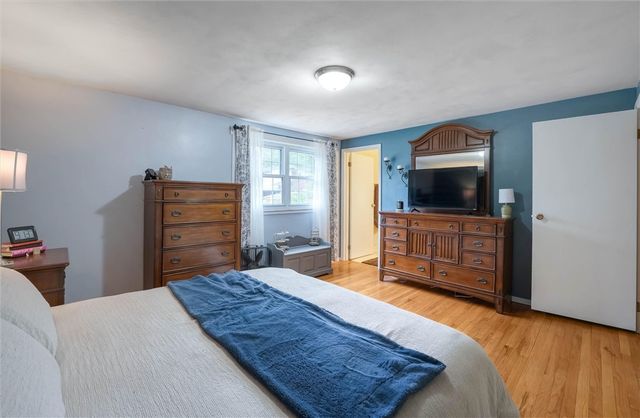 1520 Woodstream Dr, Shaler, PA 15116