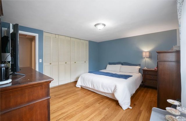 1520 Woodstream Dr, Shaler, PA 15116