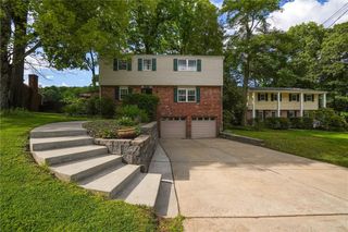 1520 Woodstream Dr, Shaler, PA 15116