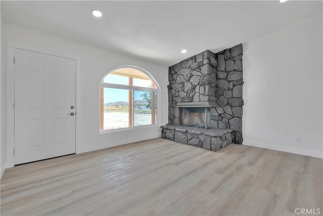 20916 Thunderbird, Apple Valley, CA 92307
